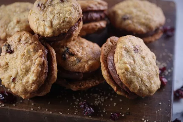 Oatmeal Fudge Sandwich Cookies